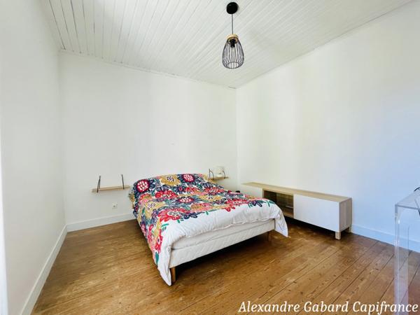 Bord de Canal - Maison en pierres rénovée - 3 chambres - Garage - Cour - Jardin