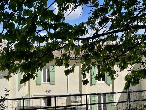 Bord de Canal - Maison en pierres rénovée - 3 chambres - Garage - Cour - Jardin