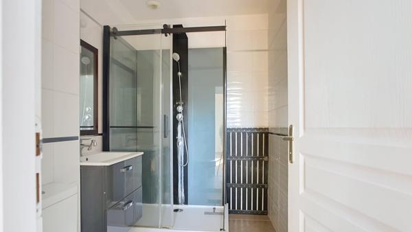 Appartement T2 de 47m2 proche de la gare et centre ville.