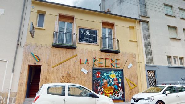 LOCAL COMMERCIAL 210 m2 + APPARTEMENT 70 m² T3 AVEC TERRASSE