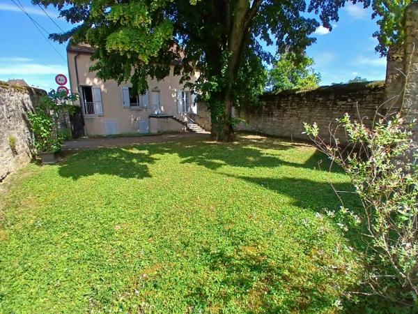 Triplex 2 chambres (possibilité 3) . Site agréable