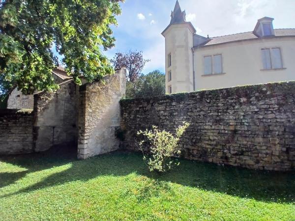 Triplex 2 chambres (possibilité 3) . Site agréable