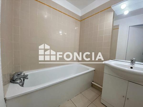 Location Appartement 2 pièces 48.7 m² - 63 BD PAUL VAILLANT COUTURIER Noisy Le Sec 93130