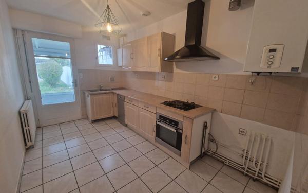 Maison à louer    6 pièces •  Floirac