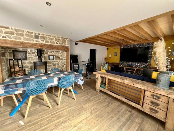 Ensemble immobilier en pierre avec beaucoup de cachet !