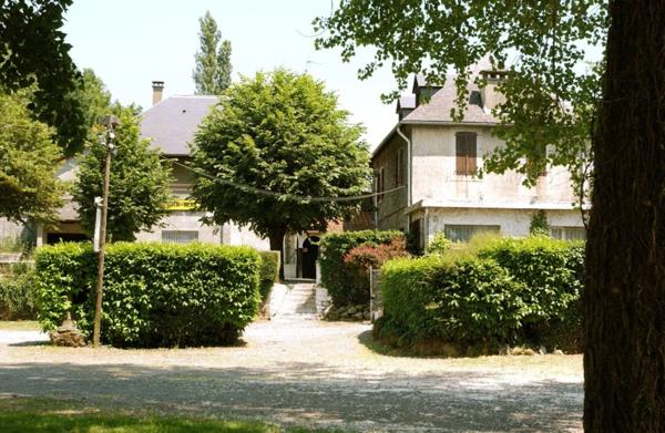 Dpt Hautes Pyrénées (65), à vendre LOURDES Ensemble immobilier collectif