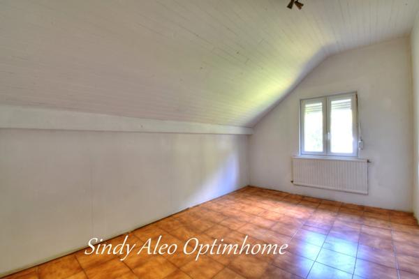 Algrange Appartement 5 pièces de 93 m² avec jardin, garage et dépendance