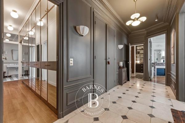 Paris 10ème, Appartement 3 Chambres -  134 m² à vendre