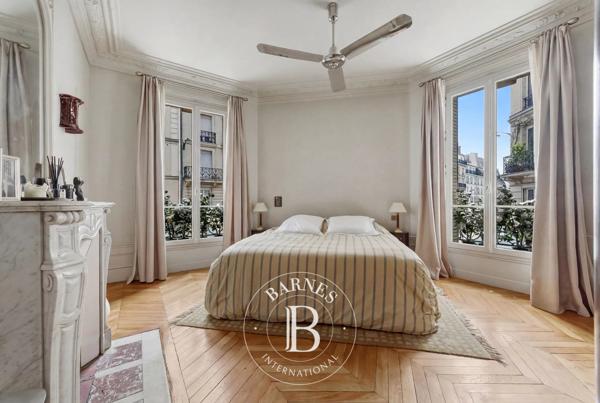Paris 10ème, Appartement 3 Chambres -  134 m² à vendre