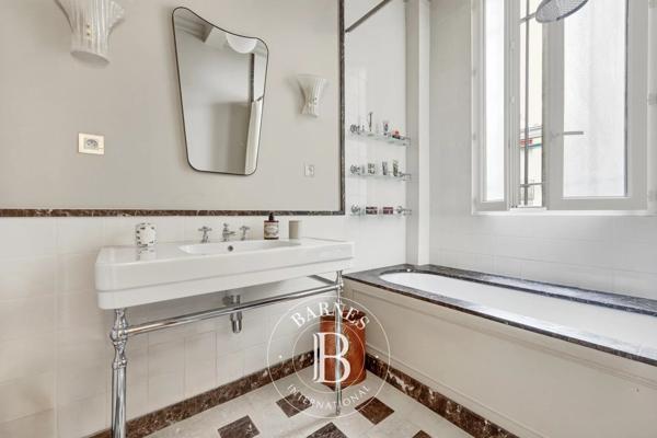 Paris 10ème, Appartement 3 Chambres -  134 m² à vendre