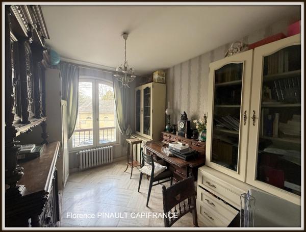 Ensemble immmobilier maison de ville et maison à rénover