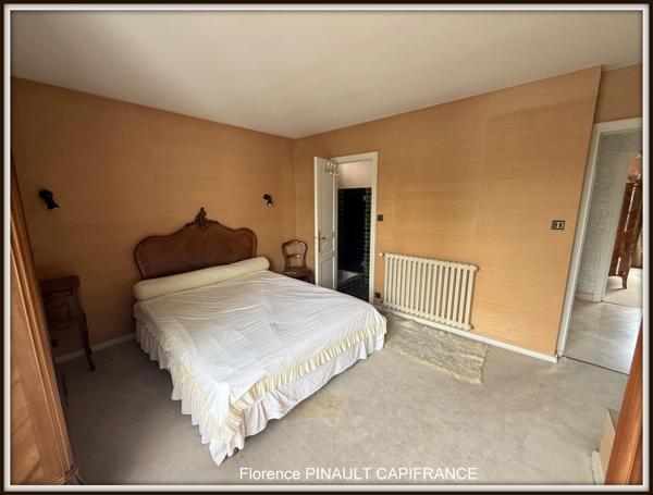 Ensemble immmobilier maison de ville et maison à rénover