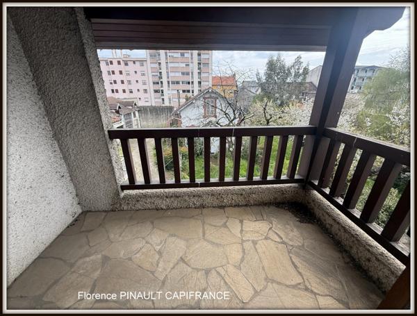 Ensemble immmobilier maison de ville et maison à rénover