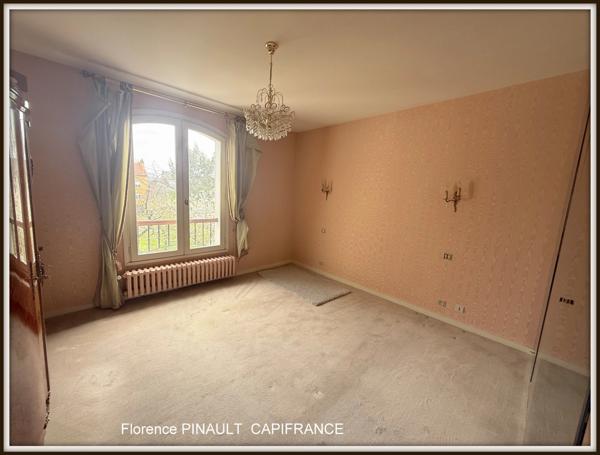 Ensemble immmobilier maison de ville et maison à rénover