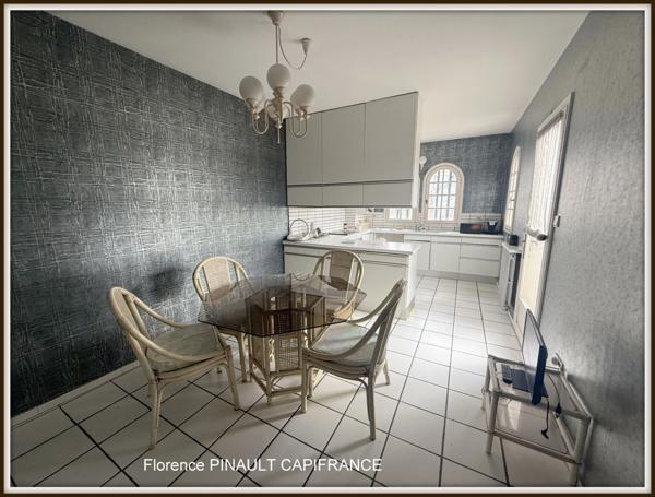 Ensemble immmobilier maison de ville et maison à rénover