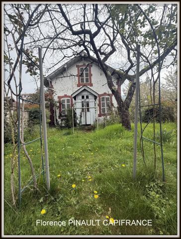 Ensemble immmobilier maison de ville et maison à rénover