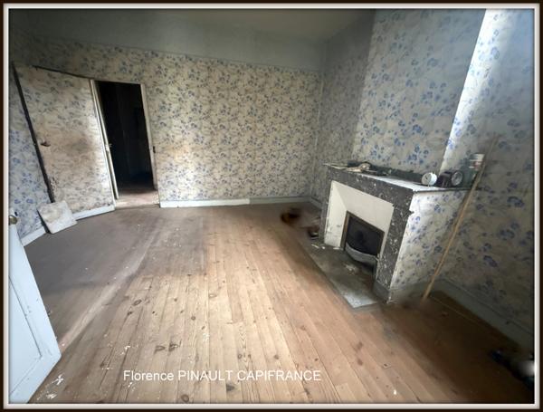 Ensemble immmobilier maison de ville et maison à rénover