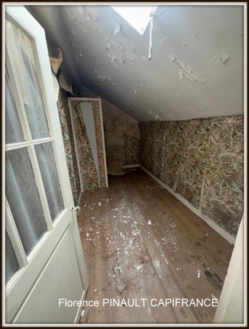 Ensemble immmobilier maison de ville et maison à rénover