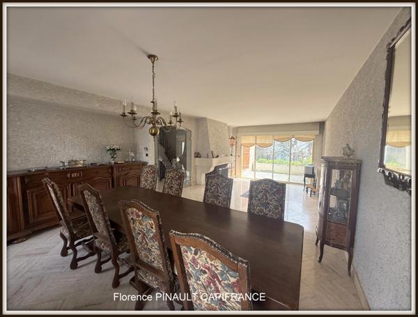 Ensemble immmobilier maison de ville et maison à rénover