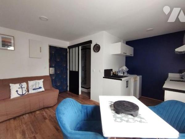 POINTE DE TREVIGNON à TREGUNC
Ce studio de 18 m² env. situé au rez-de-chaussée d'une coproprié...