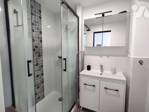 POINTE DE TREVIGNON à TREGUNC
Ce studio de 18 m² env. situé au rez-de-chaussée d'une coproprié...