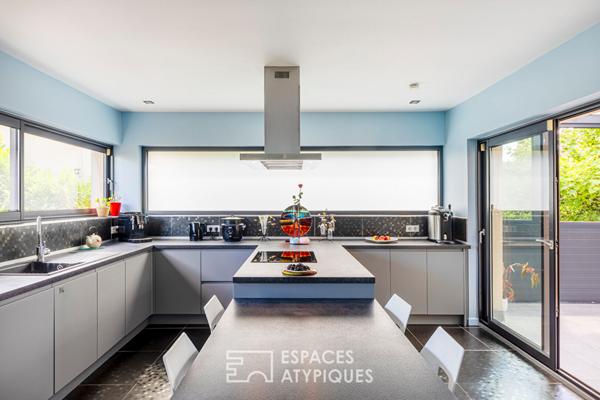 Maison cubique proche gare à Sannois