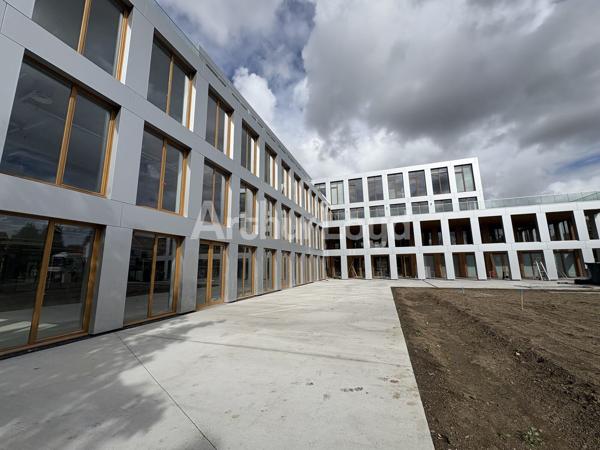 Bureaux à louer ou à vendre à Wasquehal proche métro Les Près et espaces extérieurs
