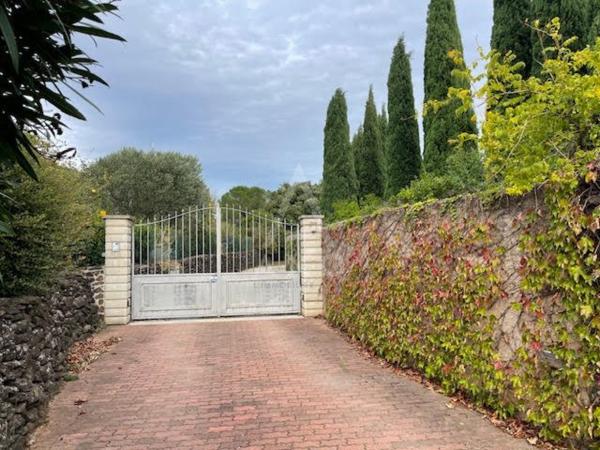 VILLA 145 M² 5 CHAMBRES TERRAIN 1500 M² PISCINE GARAGE