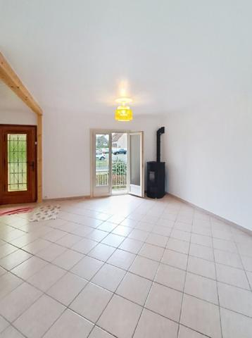 Maison familiale à vendre à Orcemont - 4 pièces, 3 chambres, terrain spacieux 630 m²