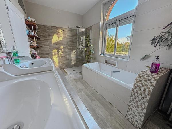 Superbe Maison Totalement Rénovée Proche Services