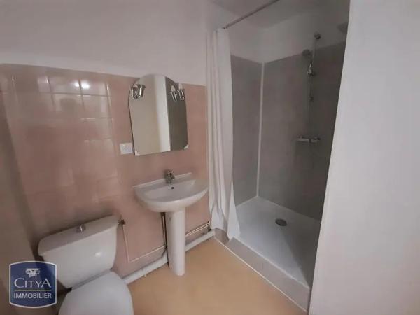 Appartement à louer 2 pièces 43.62m² Châteauroux (36000)