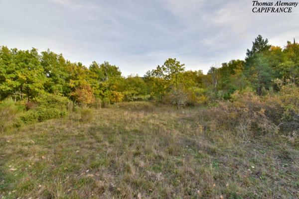 Terrain à bâtir de 3802 m². ESTOUBLON (04)