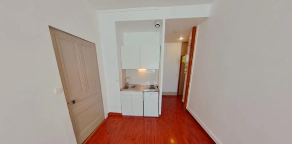 STUDIO A LOUER - VILLEURBANNE Croix-Luizet-Est 37.99 m 2 710 € charges comprises par mois