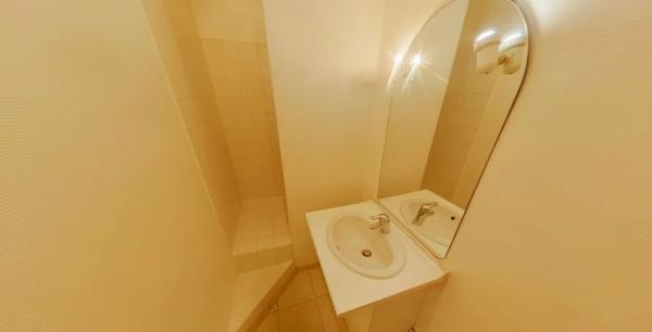 STUDIO A LOUER - VILLEURBANNE Croix-Luizet-Est 37.99 m 2 710 € charges comprises par mois