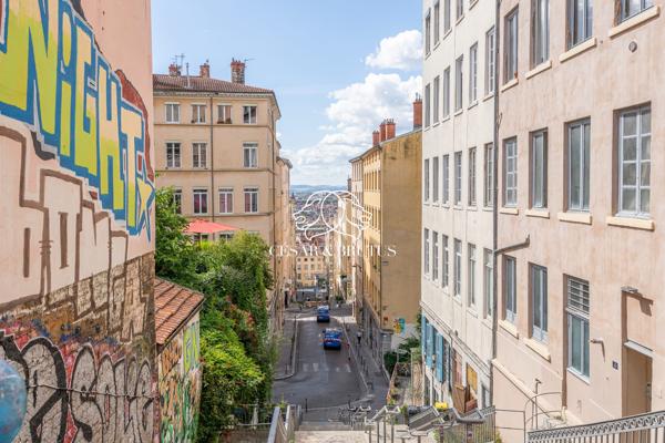 Grand et lumineux T2 au coeur des pentes de la Croix Rousse