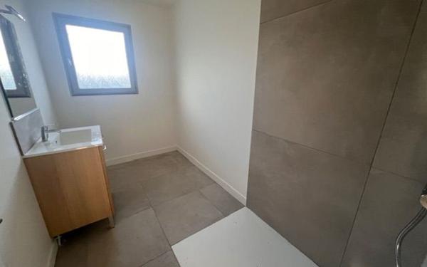 Maison à louer    4 pièces •  Saint-Martin-d'Oney