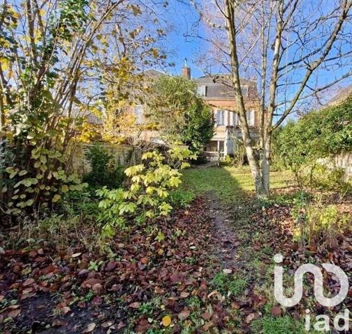 Maison de ville 11 pièces de 260 m² à Charleville-Mézières (08000)