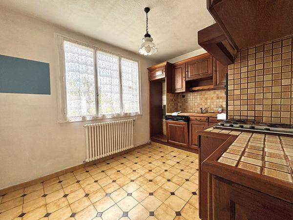 Maison à vendre à Saint Jean Bonnefonds - 7 pièces, 5 chambres