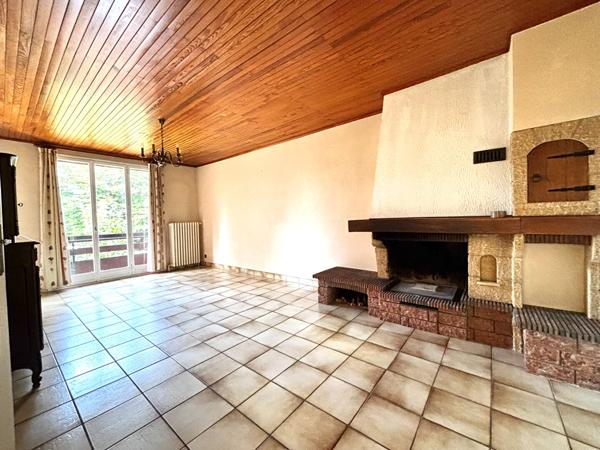 Maison à vendre à Saint Jean Bonnefonds - 7 pièces, 5 chambres
