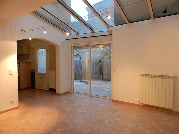 CHATEAUNEUF DE GADAGNE ENTRE LE THOR ET AVIGNON - MAISON A VENDRE DE 107 M² AVEC COUR DE 40 M²