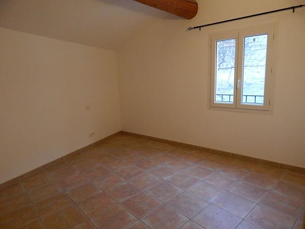 CHATEAUNEUF DE GADAGNE ENTRE LE THOR ET AVIGNON - MAISON A VENDRE DE 107 M² AVEC COUR DE 40 M²