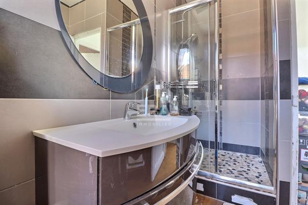 MAISON DE CHARME AVEC JARDIN ASAINT-DENIS