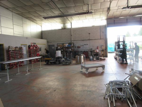 ZA BEL AIR, Rue de la Ferronnerie, locaux et dépôt de 504 m² environ