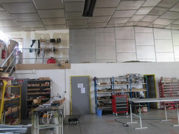 ZA BEL AIR, Rue de la Ferronnerie, locaux et dépôt de 504 m² environ