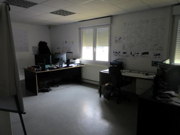 ZA BEL AIR, Rue de la Ferronnerie, locaux et dépôt de 504 m² environ