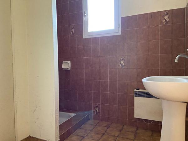 Maison St Hilaire de Riez 2 chambres et garage à rénover