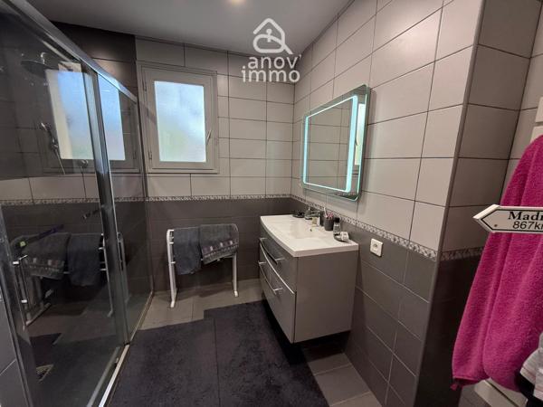 Maison
                                                                                                                                                                                                                                                                                                                        7 pièce(s)                                                                                                                                                                                                          4 chambre(s)                                                                                                                                                                                                          117.2  m²