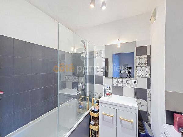 Vente
                Appartement40 m² - 2 Pièces -
                    ARMENTIERES (59280)