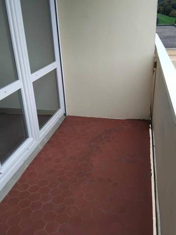 LA FOUILLOUSE F3/F4 entièrement rénové dernier étage