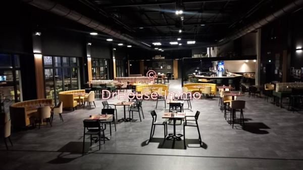 Commerce à vendre 10 pièces de 1 050 m²